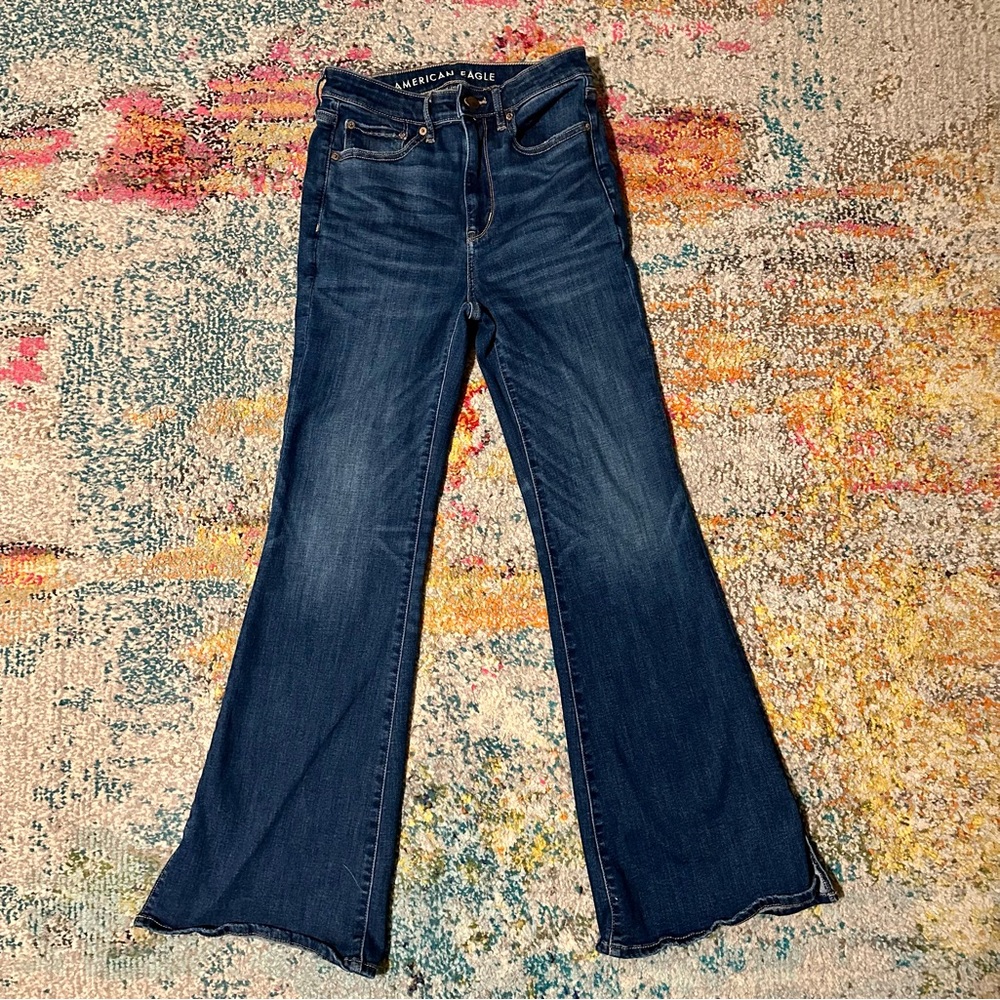 AE NEXT LEVEL SUPER HIGH-WAISTED  FLARE JEANS size 6- excellent condition